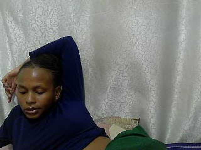 Caroldoly live cam on BongaCams