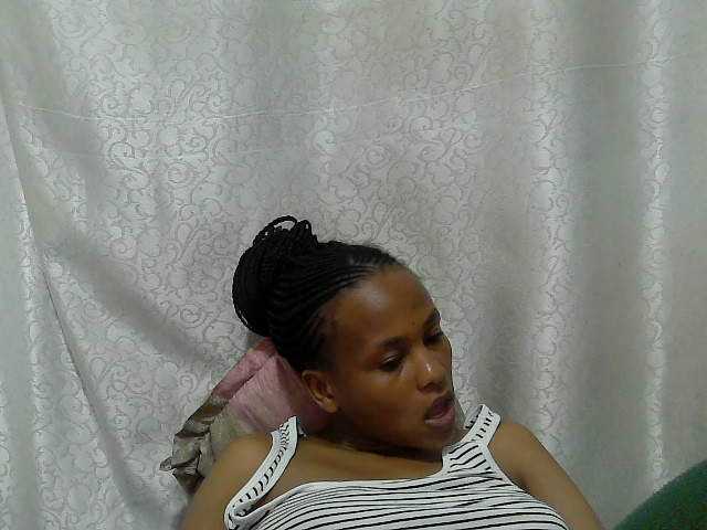 Caroldoly live cam on BongaCams
