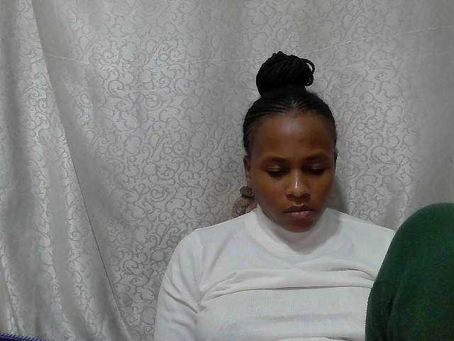 Caroldoly live cam on BongaCams