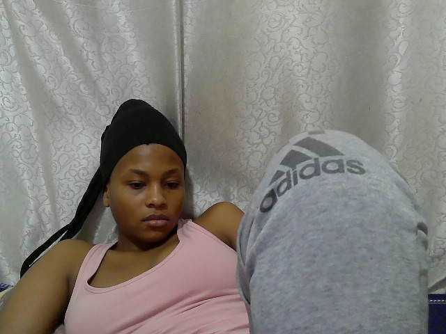 Caroldoly live cam on BongaCams