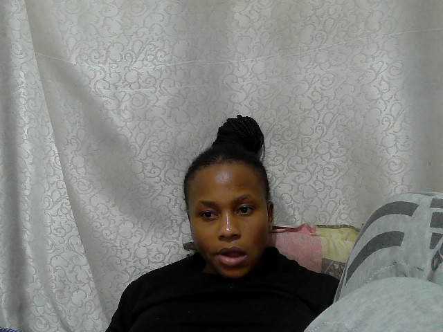 Caroldoly live cam on BongaCams