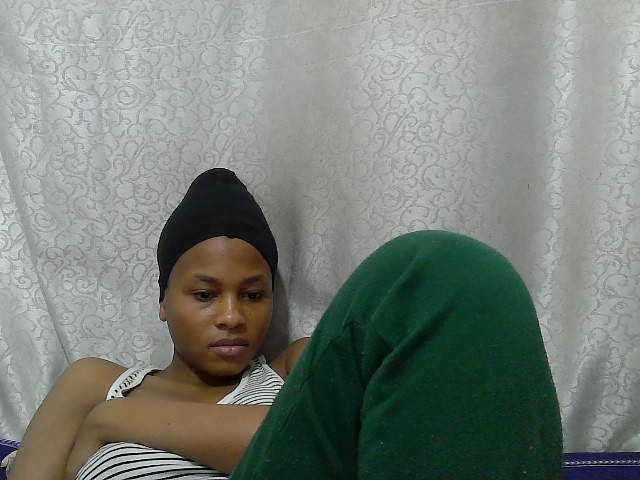Caroldoly live cam on BongaCams