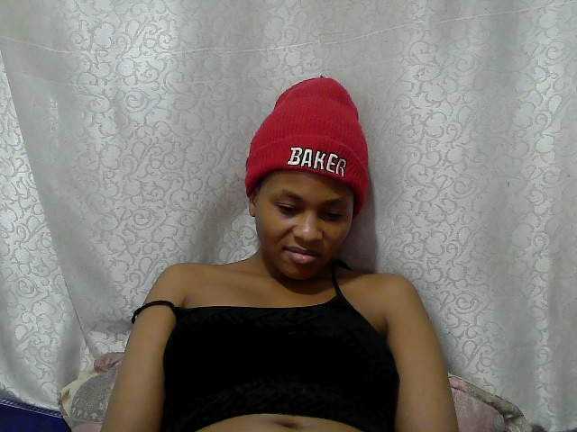 Caroldoly live cam on BongaCams