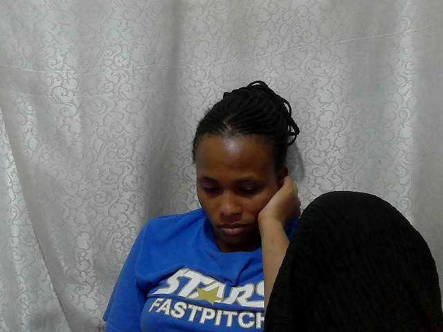 Caroldoly live cam on BongaCams