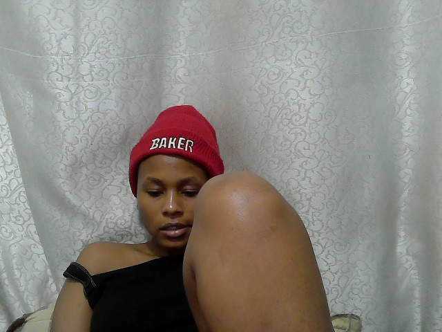 Caroldoly live cam on BongaCams