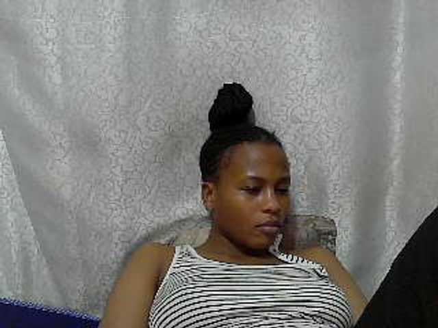 Caroldoly live cam on BongaCams