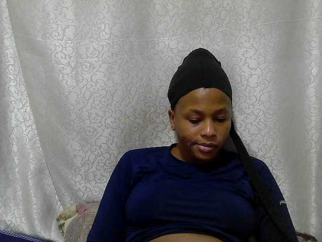 Caroldoly live cam on BongaCams