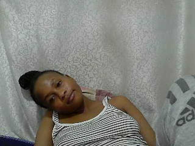 Caroldoly live cam on BongaCams