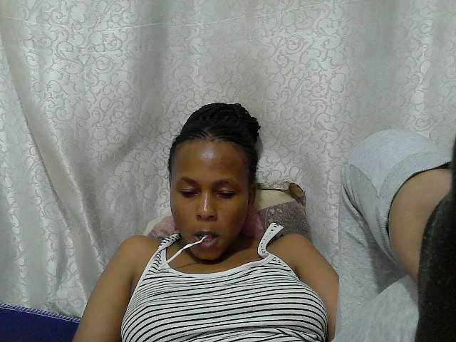 Caroldoly live cam on BongaCams