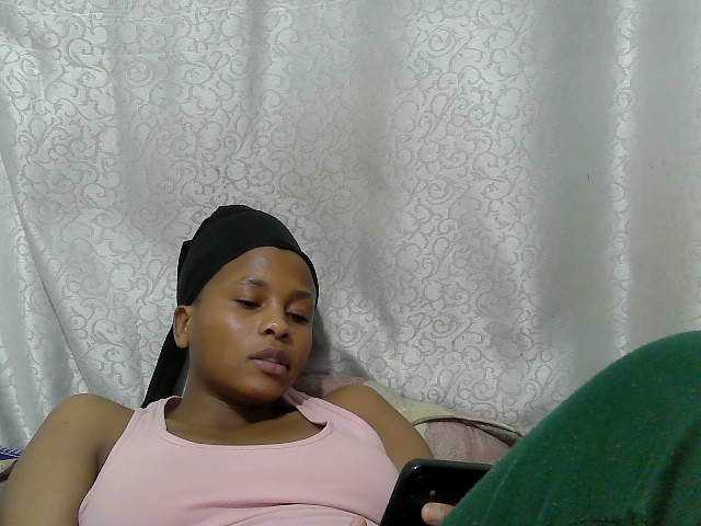 Caroldoly live cam on BongaCams