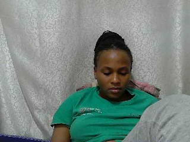 Caroldoly live cam on BongaCams
