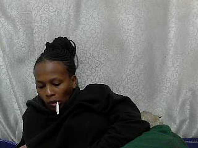Caroldoly live cam on BongaCams