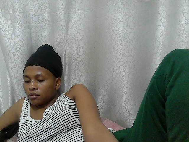 Caroldoly live cam on BongaCams
