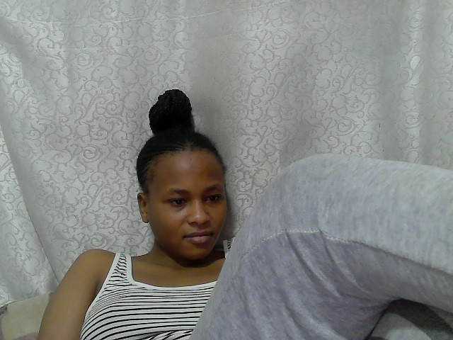 Caroldoly live cam on BongaCams