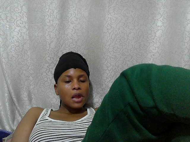 Caroldoly live cam on BongaCams