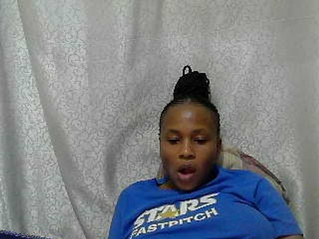 Caroldoly live cam on BongaCams