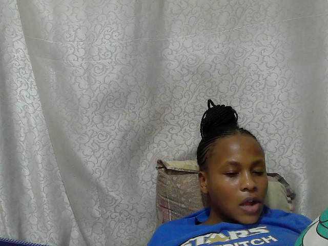 Caroldoly live cam on BongaCams