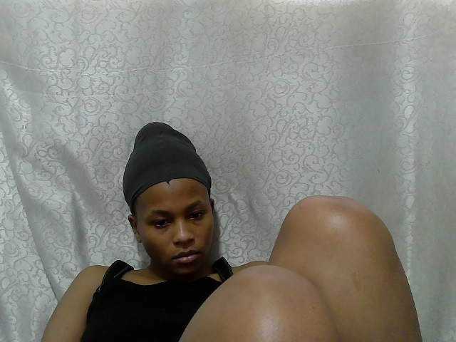 Caroldoly live cam on BongaCams