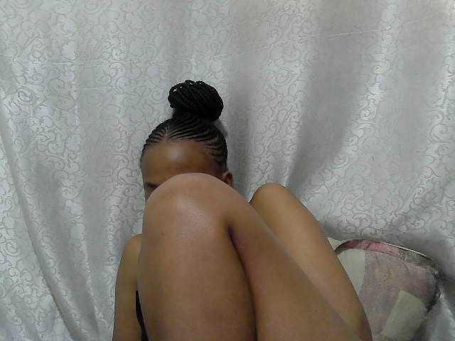 Caroldoly live cam on BongaCams