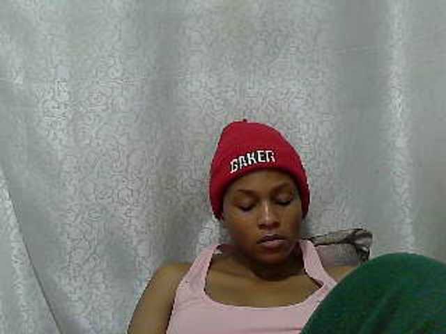 Caroldoly live cam on BongaCams