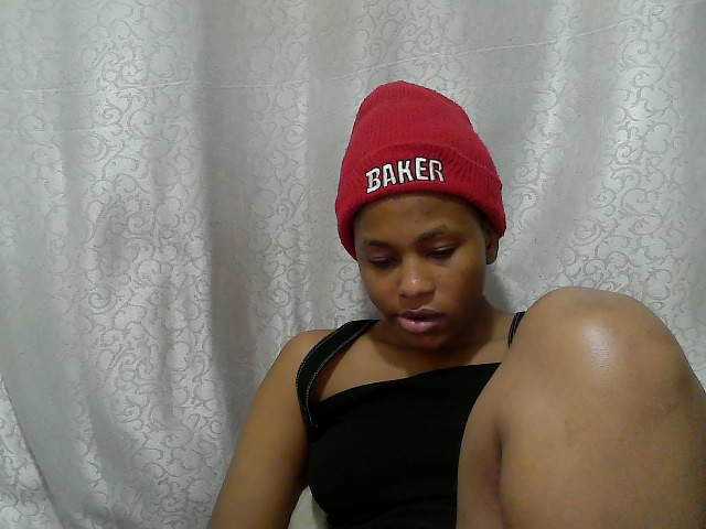 Caroldoly live cam on BongaCams