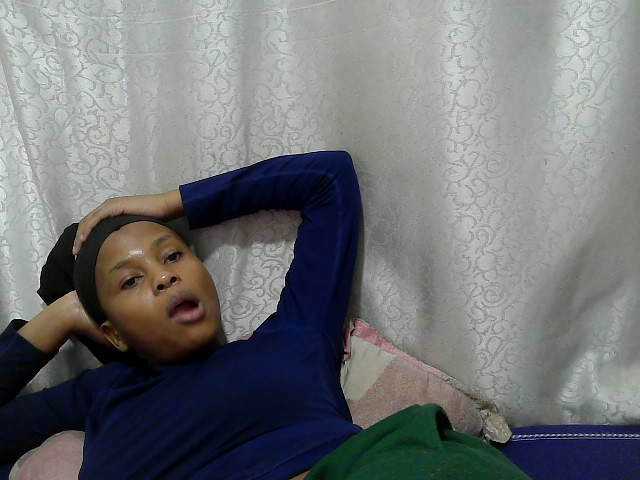 Caroldoly live cam on BongaCams