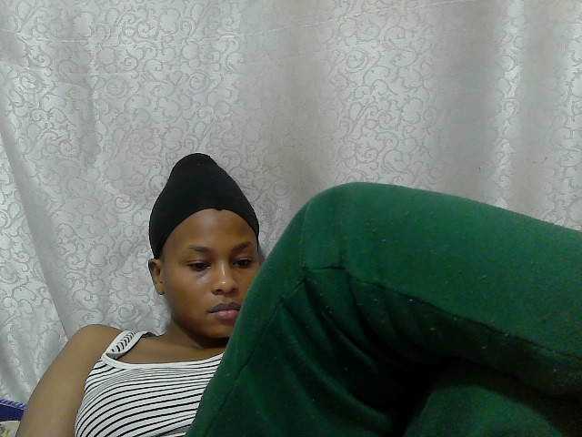 Caroldoly live cam on BongaCams