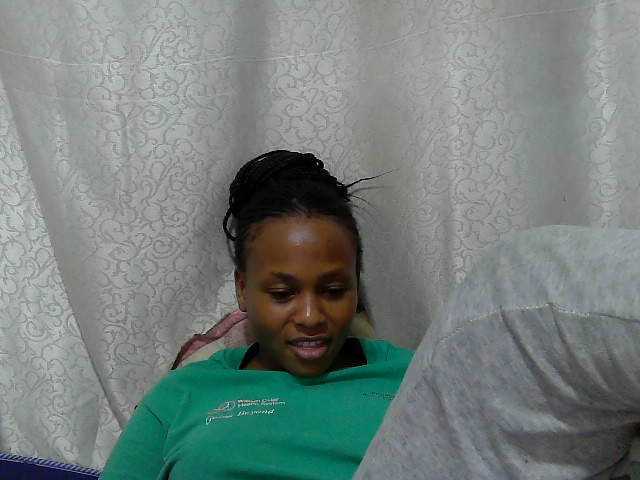 Caroldoly live cam on BongaCams