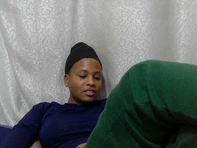 Caroldoly live cam on BongaCams