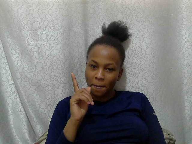 Caroldoly webcam bongacams model stream image