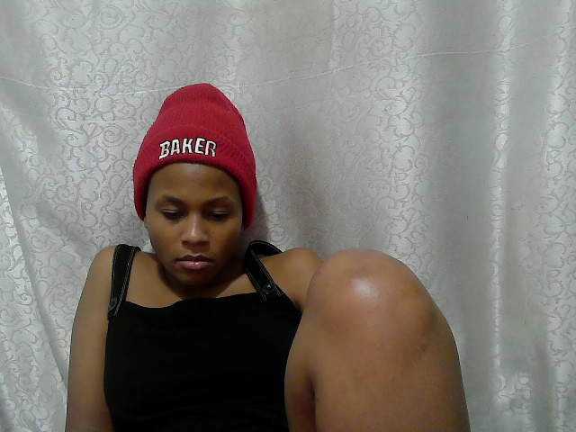 Caroldoly live cam on BongaCams