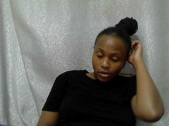 Caroldoly live cam on BongaCams