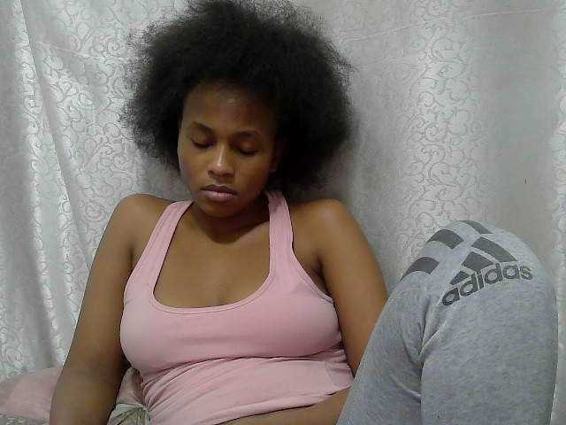 Caroldoly live cam on BongaCams