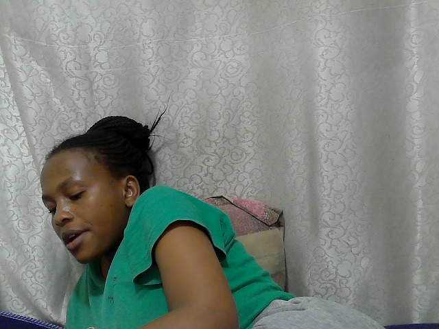 Caroldoly live cam on BongaCams