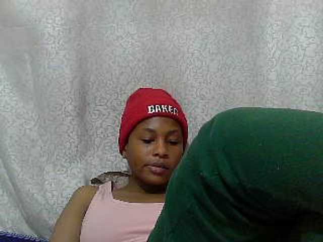 Caroldoly live cam on BongaCams