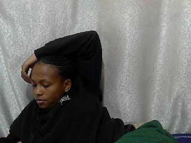 Caroldoly live cam on BongaCams