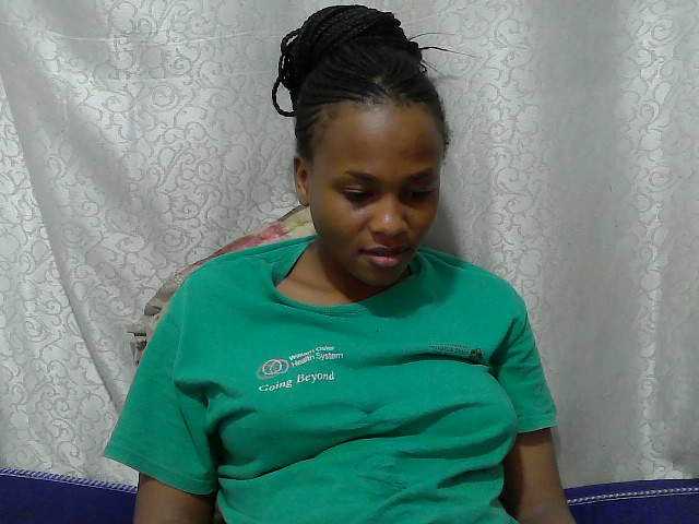 Caroldoly live cam on BongaCams