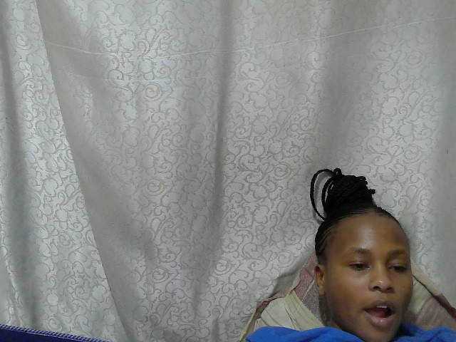 Caroldoly live cam on BongaCams