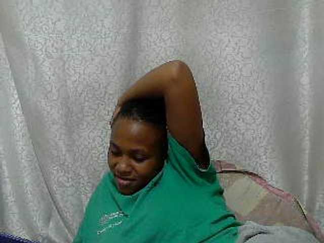 Caroldoly live cam on BongaCams