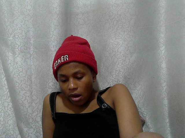 Caroldoly live cam on BongaCams