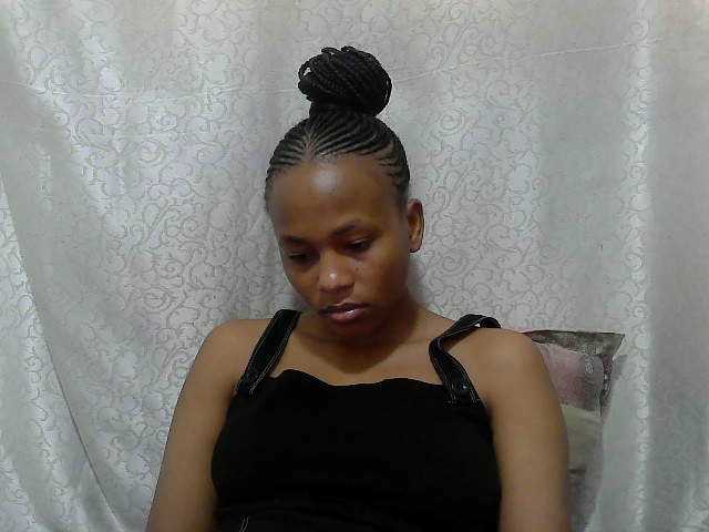 Caroldoly live cam on BongaCams