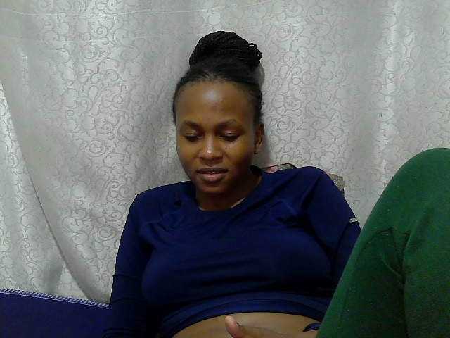 Caroldoly live cam on BongaCams