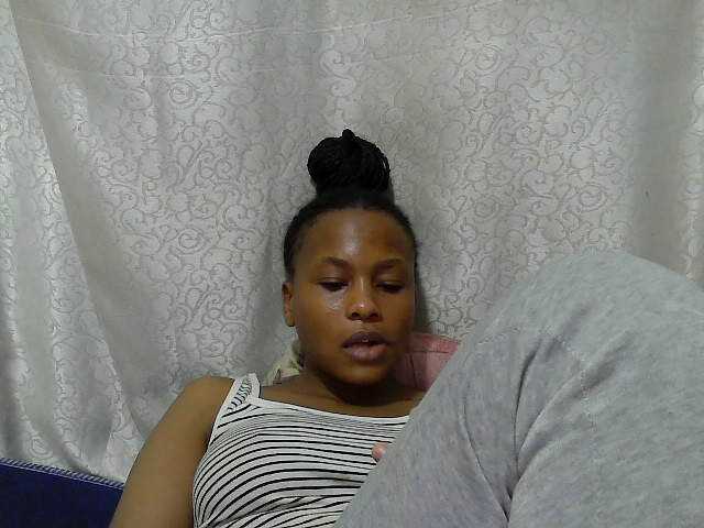 Caroldoly live cam on BongaCams