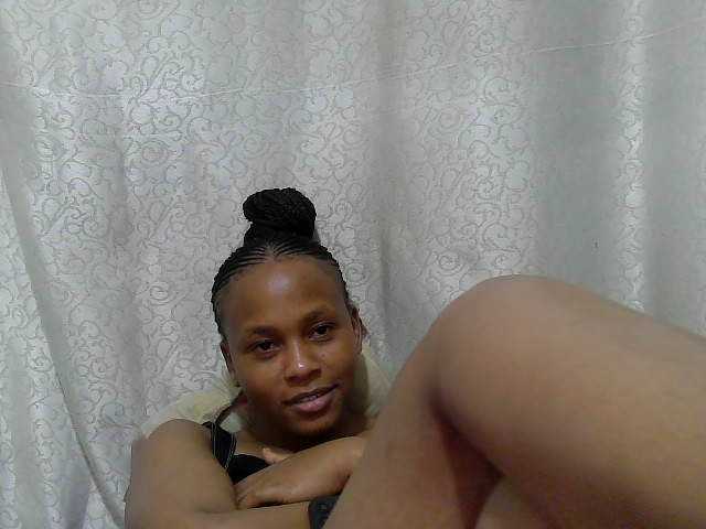 Caroldoly live cam on BongaCams