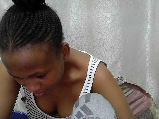 Caroldoly live cam on BongaCams