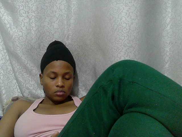 Caroldoly live cam on BongaCams