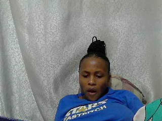 Caroldoly live cam on BongaCams