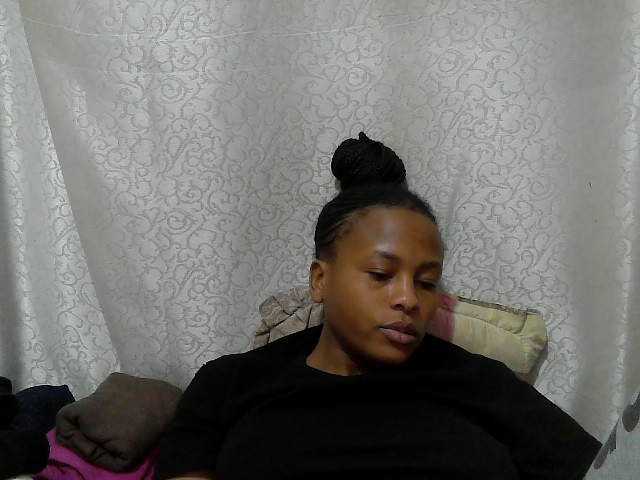Caroldoly live cam on BongaCams