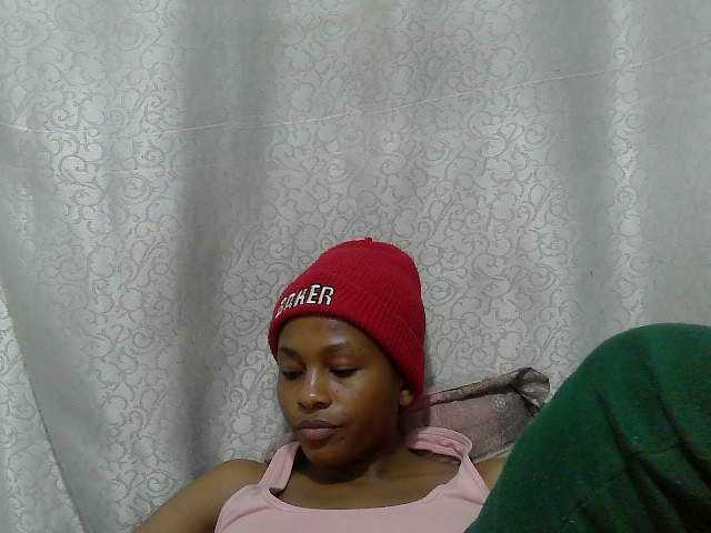 Caroldoly live cam on BongaCams