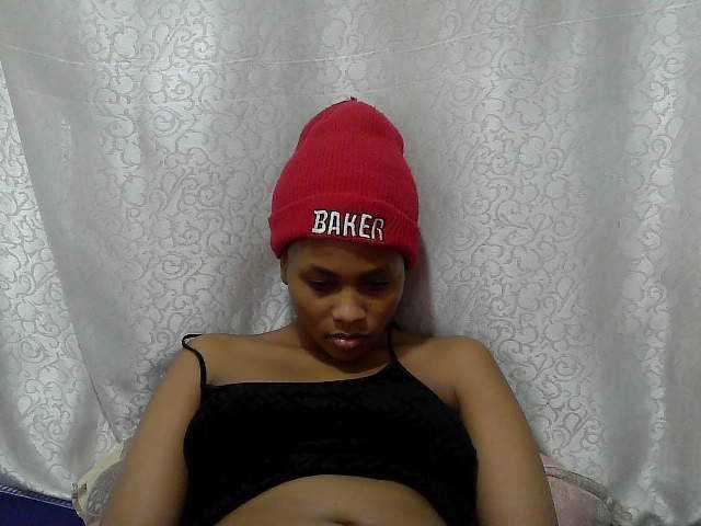 Caroldoly live cam on BongaCams